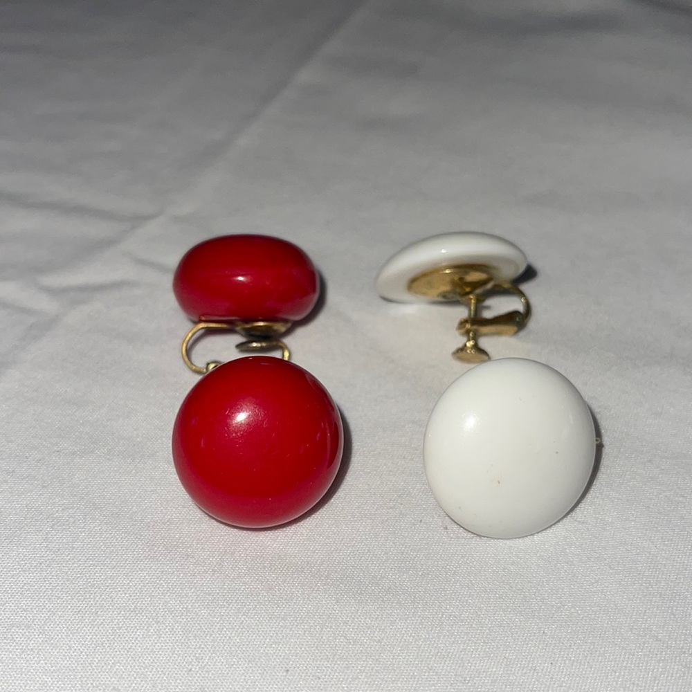 Clip on Earrings (pair) Vintage Marvella